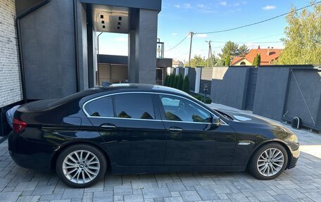 BMW 5 серия, 2015 год, 2 600 000 рублей, 2 фотография