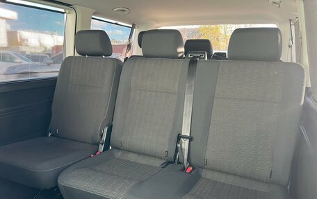 Volkswagen Caravelle T6 рестайлинг, 2016 год, 2 570 000 рублей, 8 фотография