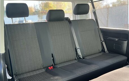 Volkswagen Caravelle T6 рестайлинг, 2016 год, 2 570 000 рублей, 9 фотография