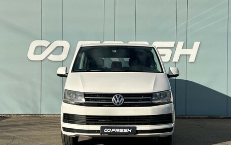 Volkswagen Caravelle T6 рестайлинг, 2016 год, 2 570 000 рублей, 3 фотография
