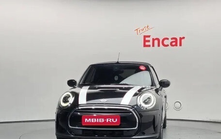 MINI Cabrio, 2023 год, 2 100 000 рублей, 1 фотография