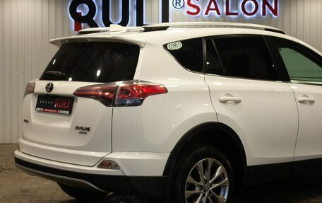 Toyota RAV4, 2018 год, 2 750 000 рублей, 13 фотография
