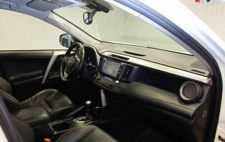 Toyota RAV4, 2018 год, 2 750 000 рублей, 18 фотография