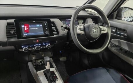 Honda Fit, 2021 год, 1 800 000 рублей, 10 фотография