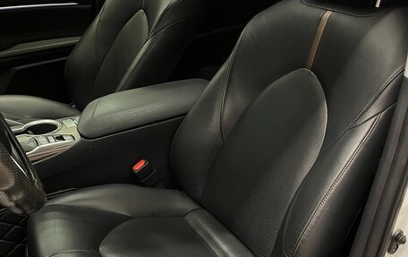 Toyota Camry, 2017 год, 2 490 000 рублей, 9 фотография