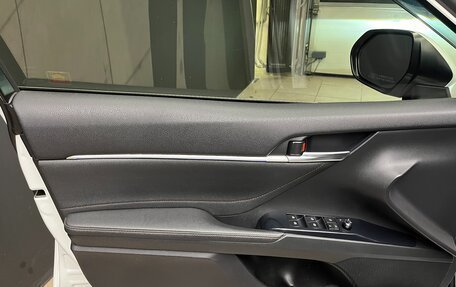 Toyota Camry, 2017 год, 2 490 000 рублей, 7 фотография