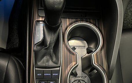 Toyota Camry, 2017 год, 2 490 000 рублей, 25 фотография