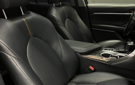 Toyota Camry, 2017 год, 2 490 000 рублей, 21 фотография