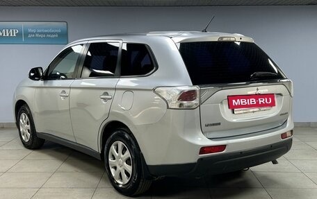 Mitsubishi Outlander III рестайлинг 3, 2013 год, 1 110 000 рублей, 5 фотография