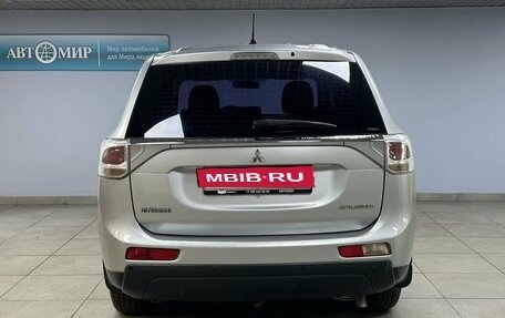 Mitsubishi Outlander III рестайлинг 3, 2013 год, 1 110 000 рублей, 6 фотография