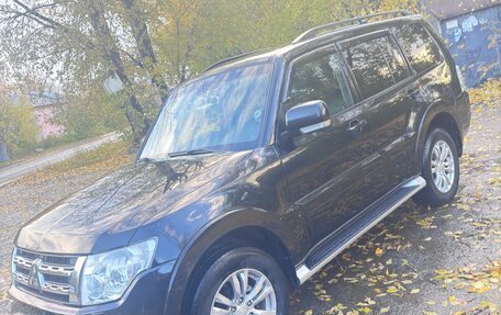 Mitsubishi Pajero IV, 2012 год, 2 300 000 рублей, 2 фотография