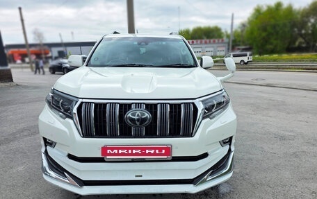 Toyota Land Cruiser Prado 150 рестайлинг 2, 2018 год, 3 950 000 рублей, 3 фотография