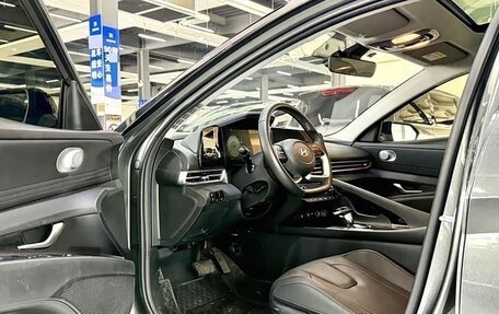 Hyundai Elantra, 2023 год, 1 315 000 рублей, 9 фотография