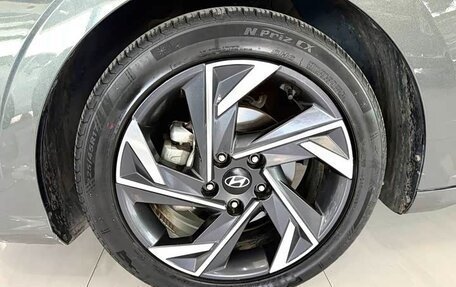 Hyundai Elantra, 2023 год, 1 315 000 рублей, 12 фотография