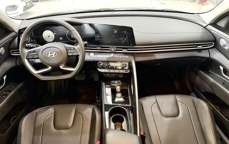 Hyundai Elantra, 2023 год, 1 315 000 рублей, 13 фотография