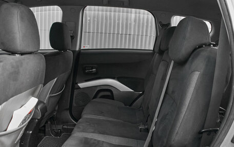 Mitsubishi Outlander III рестайлинг 3, 2005 год, 880 000 рублей, 18 фотография