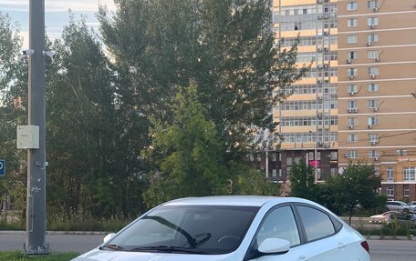 Hyundai Solaris II рестайлинг, 2012 год, 750 000 рублей, 1 фотография