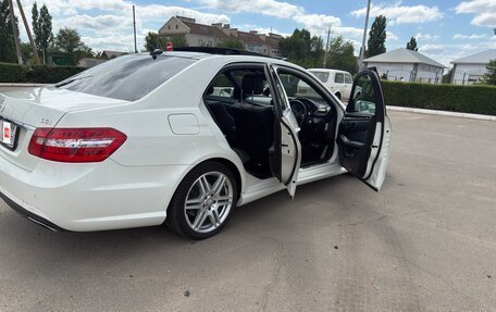 Mercedes-Benz E-Класс, 2011 год, 2 000 000 рублей, 4 фотография