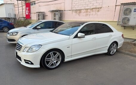 Mercedes-Benz E-Класс, 2011 год, 2 000 000 рублей, 6 фотография