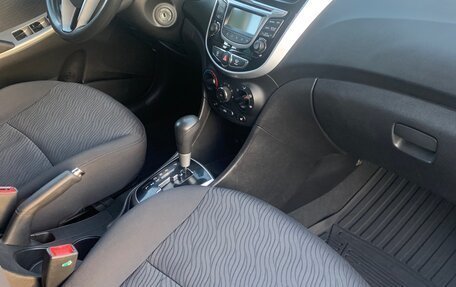 Hyundai Solaris II рестайлинг, 2012 год, 750 000 рублей, 7 фотография