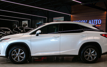Lexus RX IV рестайлинг, 2019 год, 4 500 000 рублей, 2 фотография