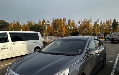 Hyundai Sonata VI, 2012 год, 950 000 рублей, 1 фотография