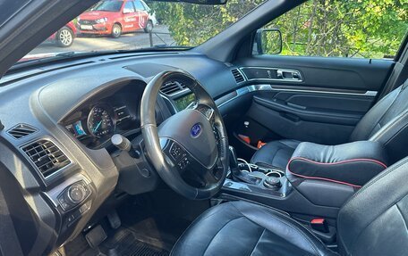 Ford Explorer VI, 2018 год, 2 900 000 рублей, 7 фотография