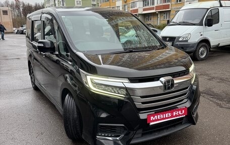 Honda Stepwgn IV, 2021 год, 2 650 000 рублей, 5 фотография