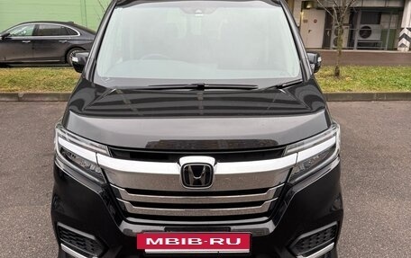 Honda Stepwgn IV, 2021 год, 2 650 000 рублей, 4 фотография