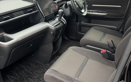 Honda Stepwgn IV, 2021 год, 2 650 000 рублей, 18 фотография