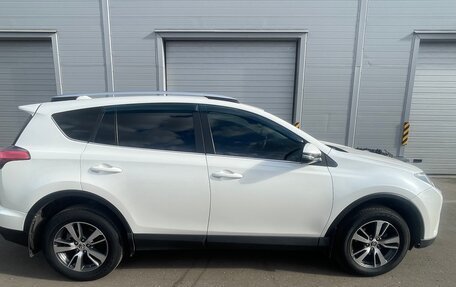 Toyota RAV4, 2017 год, 1 900 000 рублей, 2 фотография