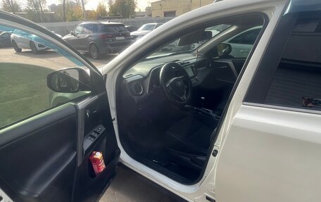 Toyota RAV4, 2017 год, 1 900 000 рублей, 8 фотография