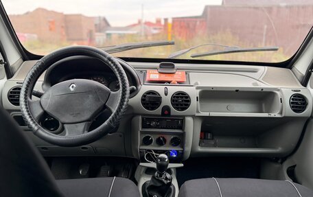 Renault Kangoo II рестайлинг, 2001 год, 290 000 рублей, 17 фотография
