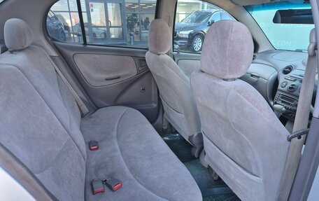 Toyota Platz, 2000 год, 395 000 рублей, 8 фотография