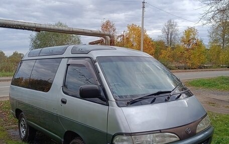 Toyota Town Ace III, 1993 год, 650 000 рублей, 1 фотография