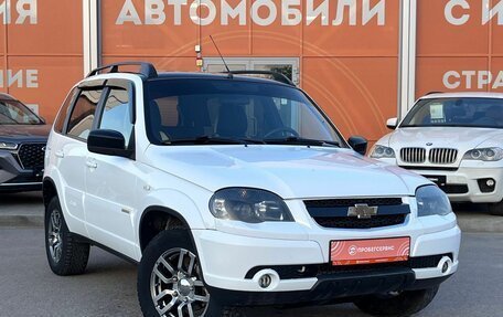 Chevrolet Niva I рестайлинг, 2017 год, 780 000 рублей, 3 фотография