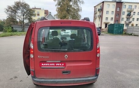 Renault Kangoo II рестайлинг, 2011 год, 600 000 рублей, 9 фотография