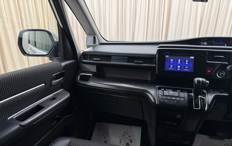 Honda Stepwgn IV, 2016 год, 1 749 000 рублей, 14 фотография