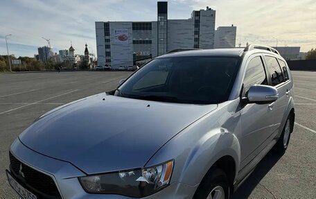 Mitsubishi Outlander III рестайлинг 3, 2012 год, 1 270 000 рублей, 2 фотография