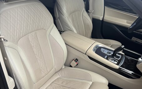 BMW 7 серия, 2015 год, 2 250 000 рублей, 19 фотография
