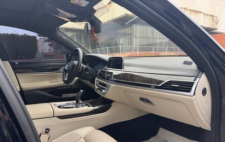 BMW 7 серия, 2015 год, 2 250 000 рублей, 18 фотография