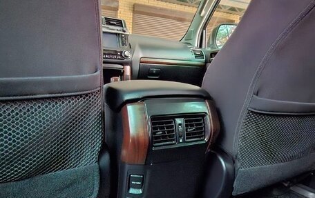 Toyota Land Cruiser Prado 150 рестайлинг 2, 2016 год, 4 200 000 рублей, 3 фотография