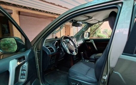 Toyota Land Cruiser Prado 150 рестайлинг 2, 2016 год, 4 200 000 рублей, 2 фотография
