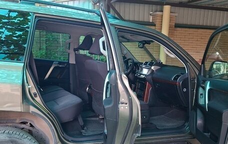 Toyota Land Cruiser Prado 150 рестайлинг 2, 2016 год, 4 200 000 рублей, 8 фотография