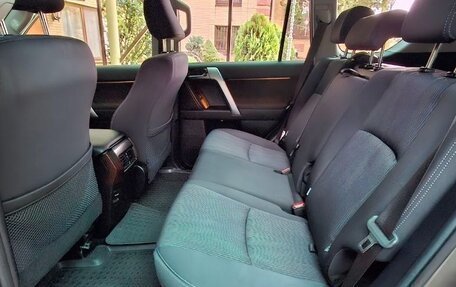 Toyota Land Cruiser Prado 150 рестайлинг 2, 2016 год, 4 200 000 рублей, 4 фотография