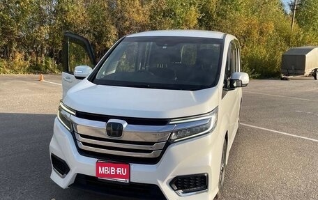 Honda Stepwgn IV, 2021 год, 2 600 000 рублей, 2 фотография
