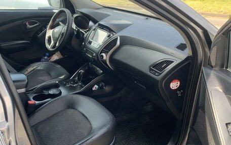 Hyundai ix35 I рестайлинг, 2011 год, 800 000 рублей, 10 фотография