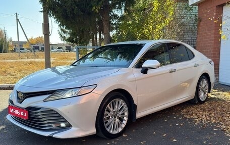 Toyota Camry, 2018 год, 2 580 000 рублей, 1 фотография