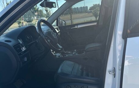 Volkswagen Touareg III, 2010 год, 2 100 000 рублей, 11 фотография