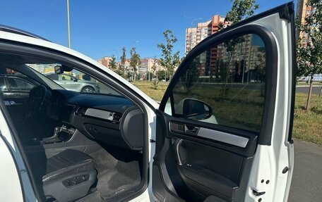 Volkswagen Touareg III, 2010 год, 2 100 000 рублей, 13 фотография